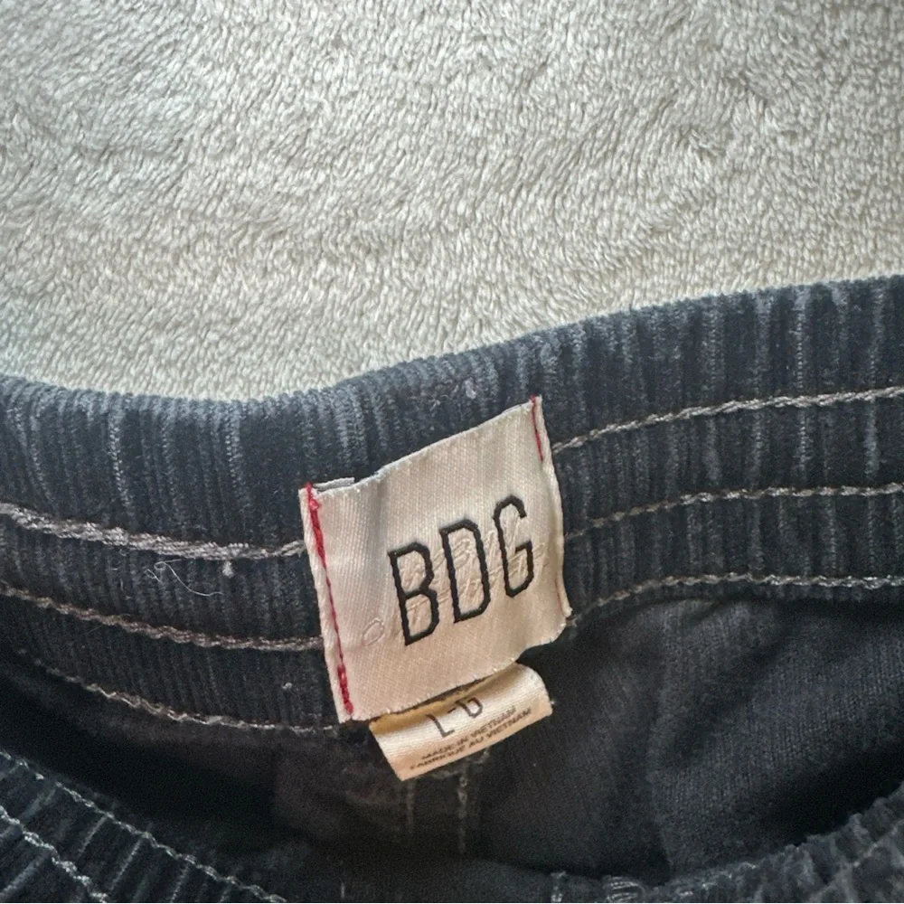 bdg urban outfitters black corduroy Black Women’s Pants Size‎ Large